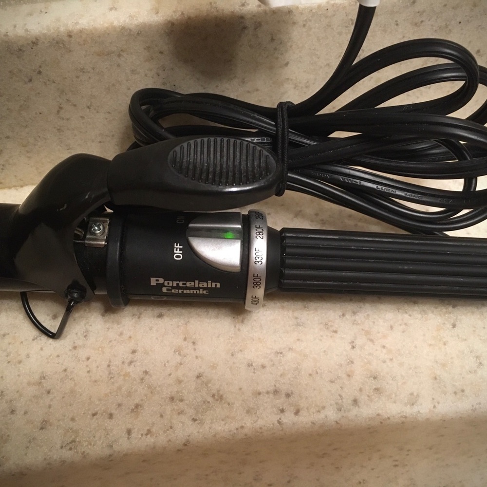 Porcelain Ceramic Curling Iron with Black Handle